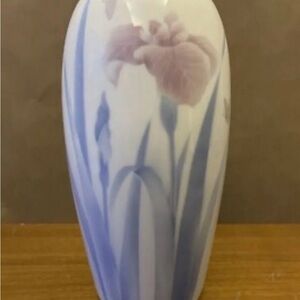 Vintage Fukagawa Japan Arita Porcelain Iris Flower Vase